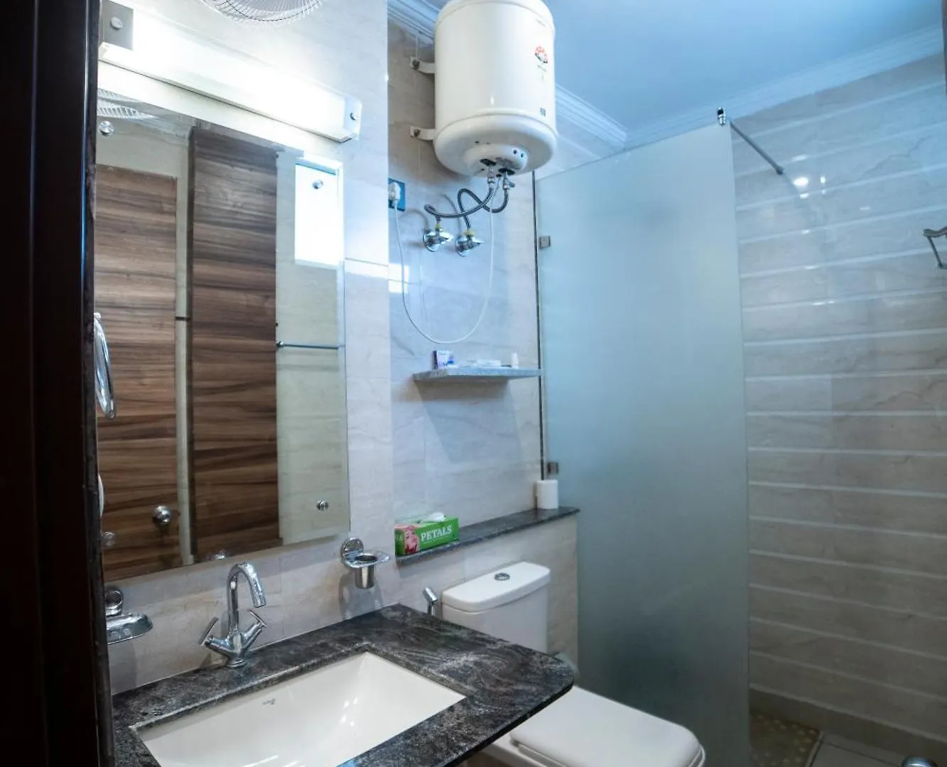 Hotel Gracia Golf Γκουργκάον