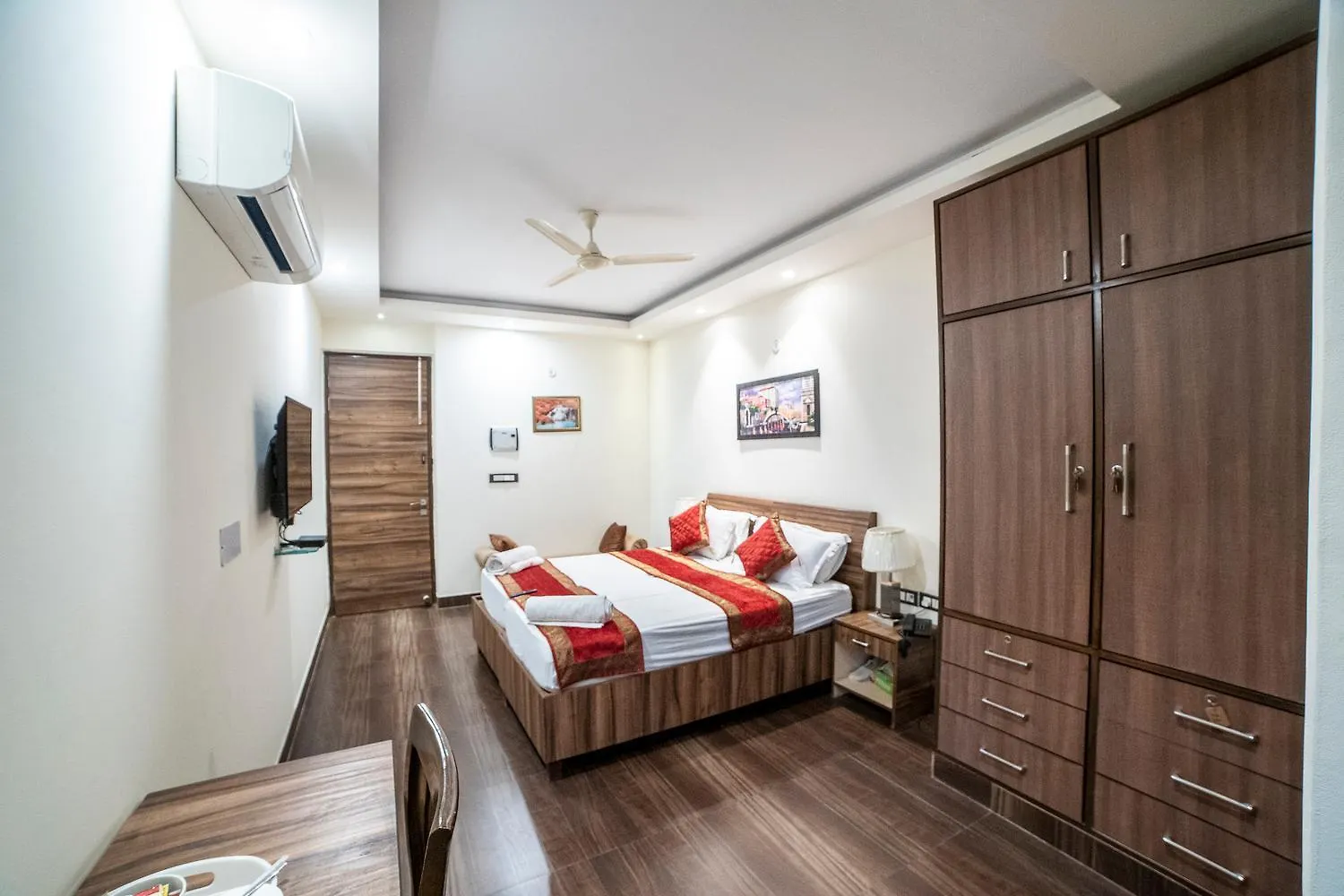 Hotel Gracia Golf Γκουργκάον